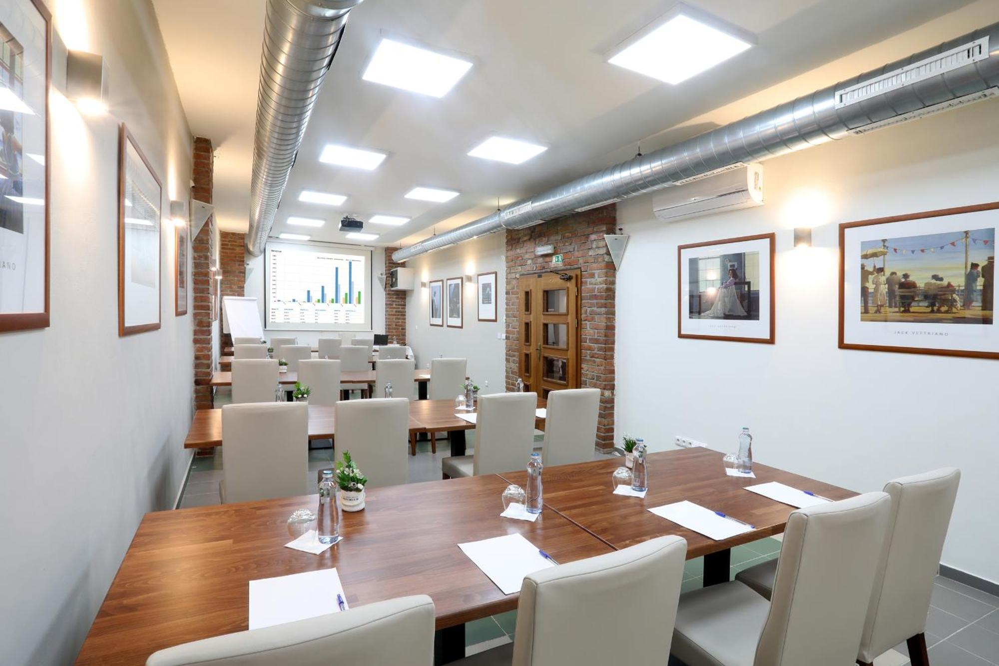 Strážnice Hotel Pod Vezi מראה חיצוני תמונה