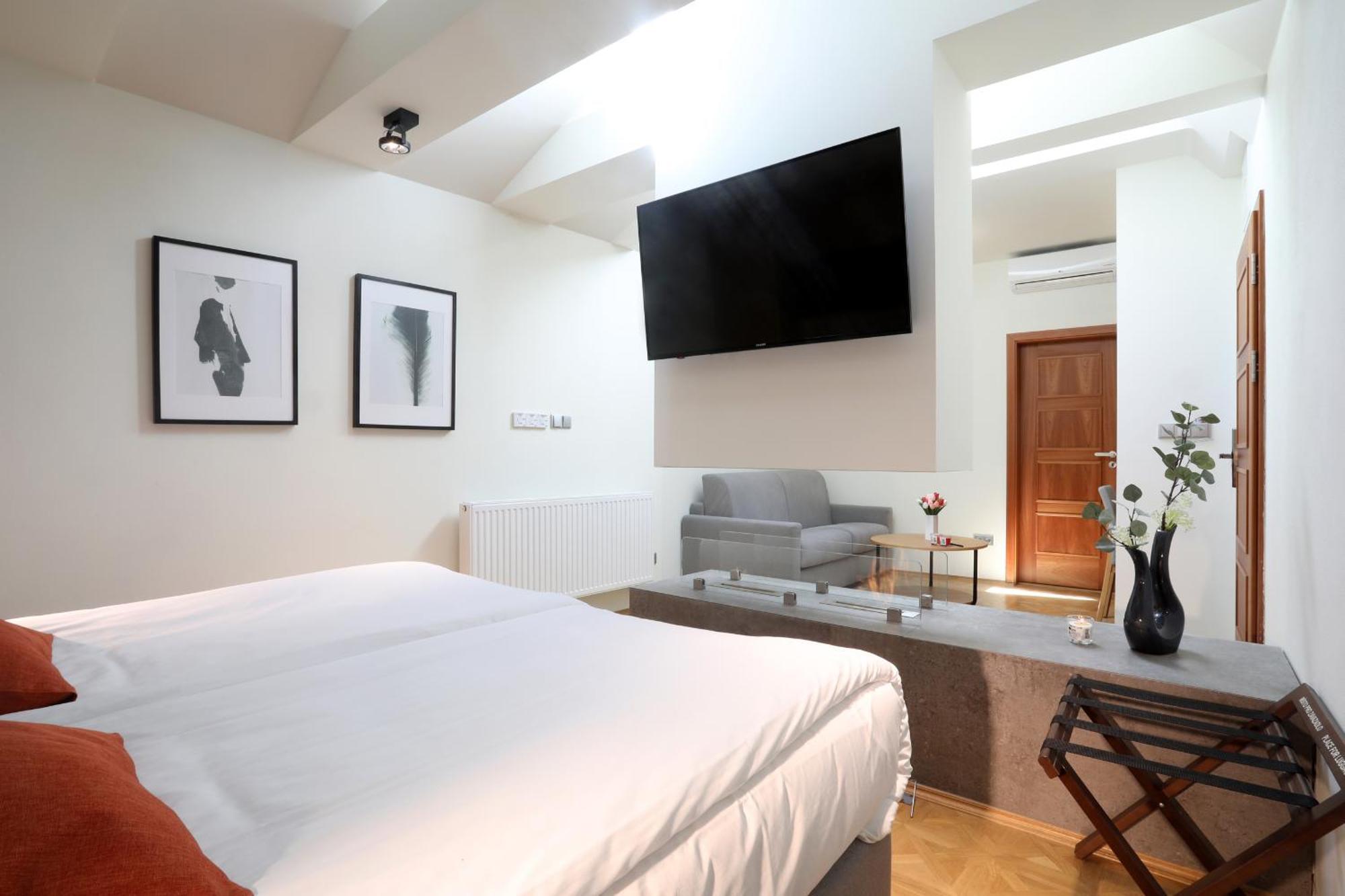 Strážnice Hotel Pod Vezi מראה חיצוני תמונה