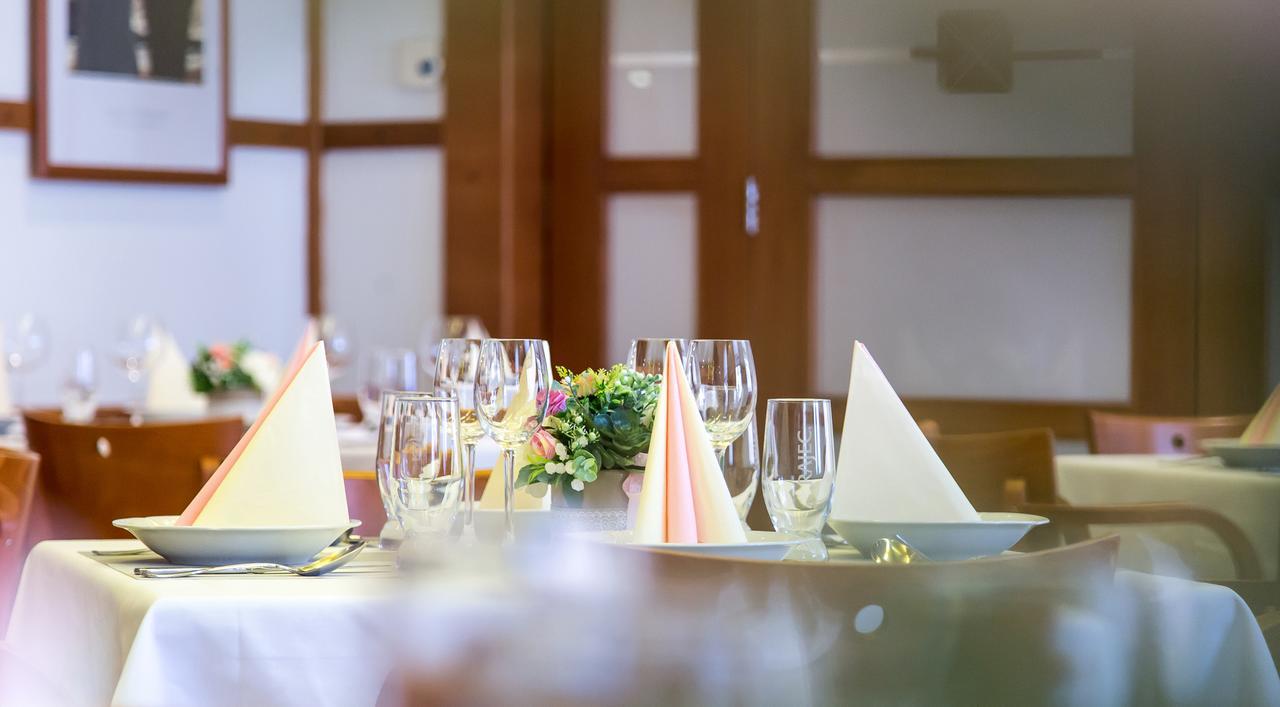 Strážnice Hotel Pod Vezi מראה חיצוני תמונה