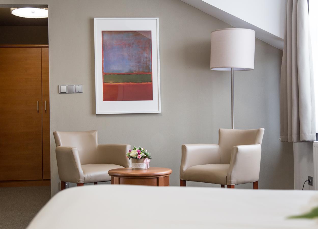 Strážnice Hotel Pod Vezi מראה חיצוני תמונה
