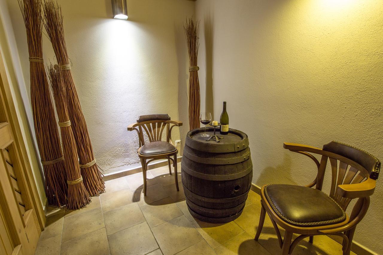 Strážnice Hotel Pod Vezi מראה חיצוני תמונה