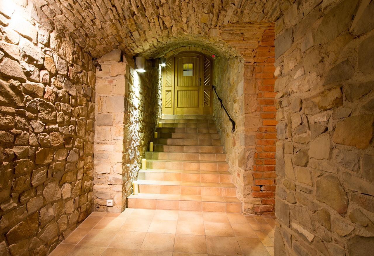 Strážnice Hotel Pod Vezi מראה חיצוני תמונה