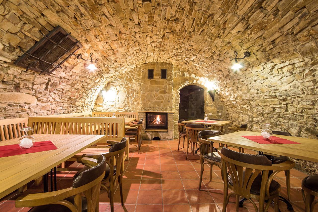 Strážnice Hotel Pod Vezi מראה חיצוני תמונה
