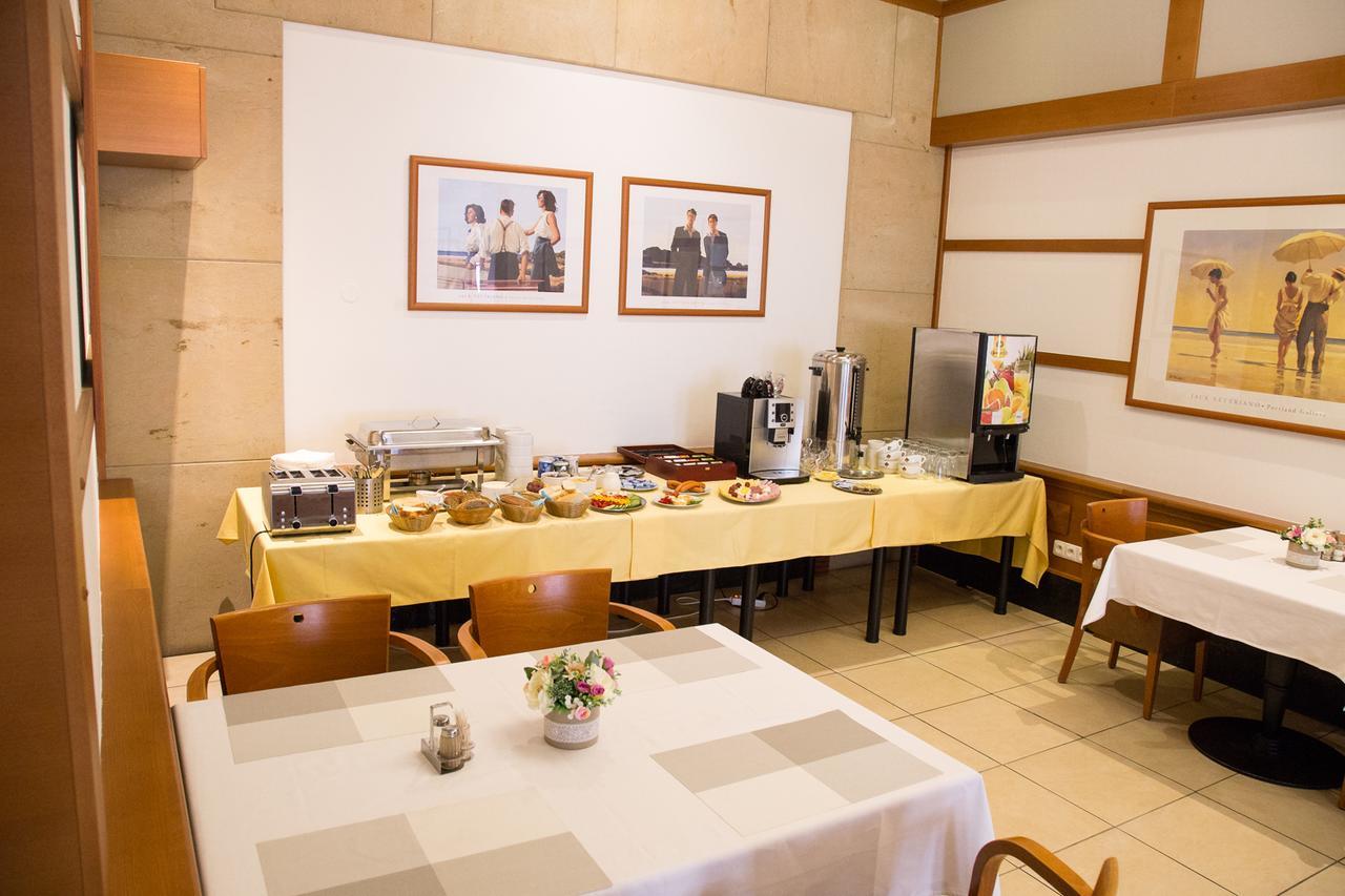 Strážnice Hotel Pod Vezi מראה חיצוני תמונה